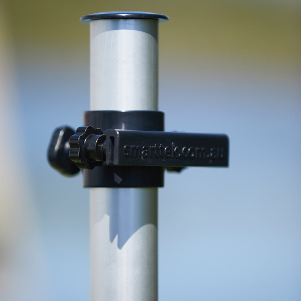 Smarttek tripod stand quick release mounting bracket detail.